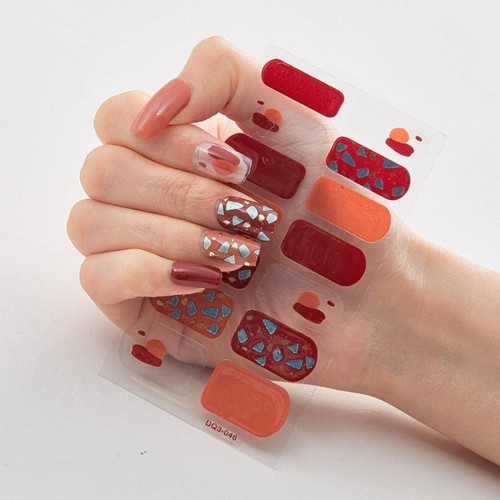 10 ADET Kolay Uygulanabilir Kendinden Yapışkanlı Suya Dış Etkenlere Dayanıklı Desenli Tırnak Sticker DQ:41-50